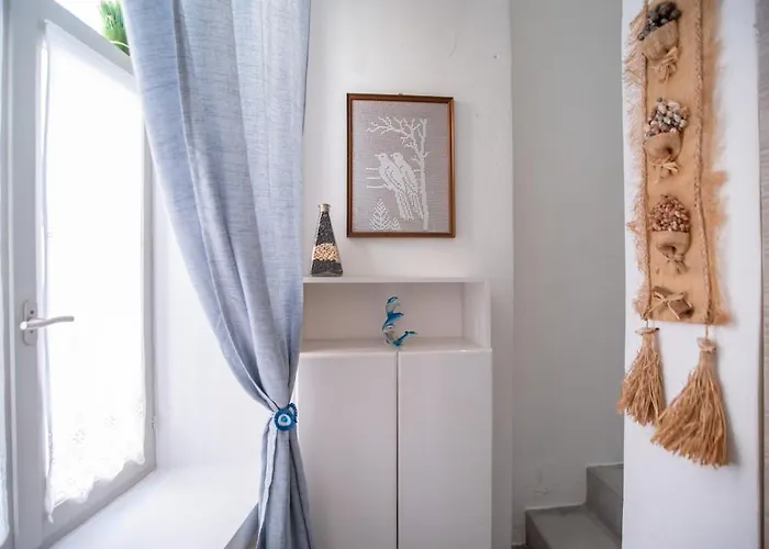 The Quiet Corner Of Skopa Street Πάρος